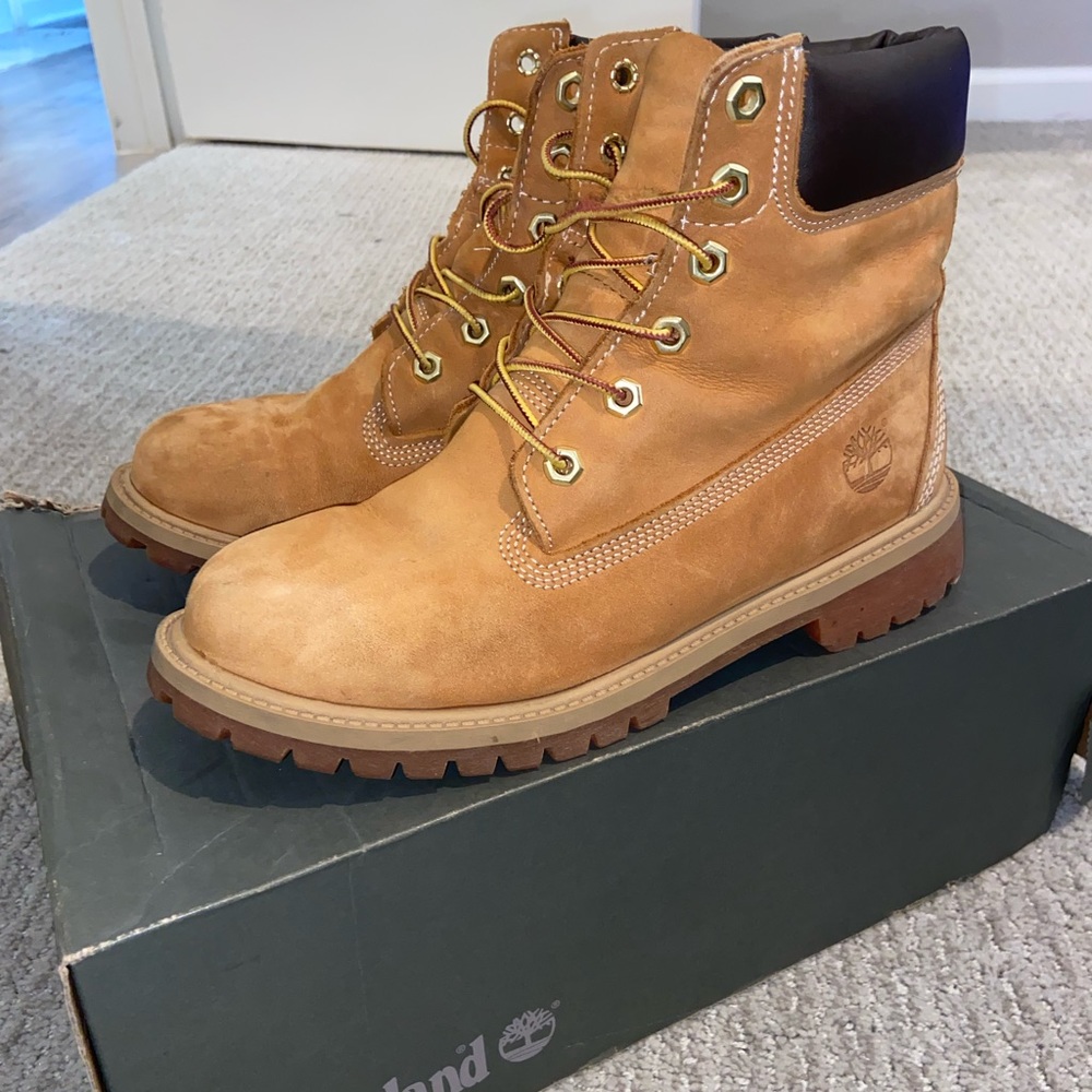 NEW Tan Timberlands Women 8 Men 6.5